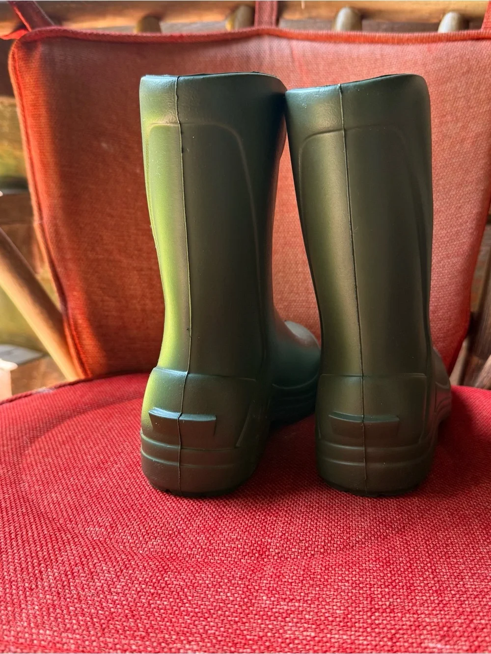 Green Rain Boots big Kid 3 Rubber croc like material